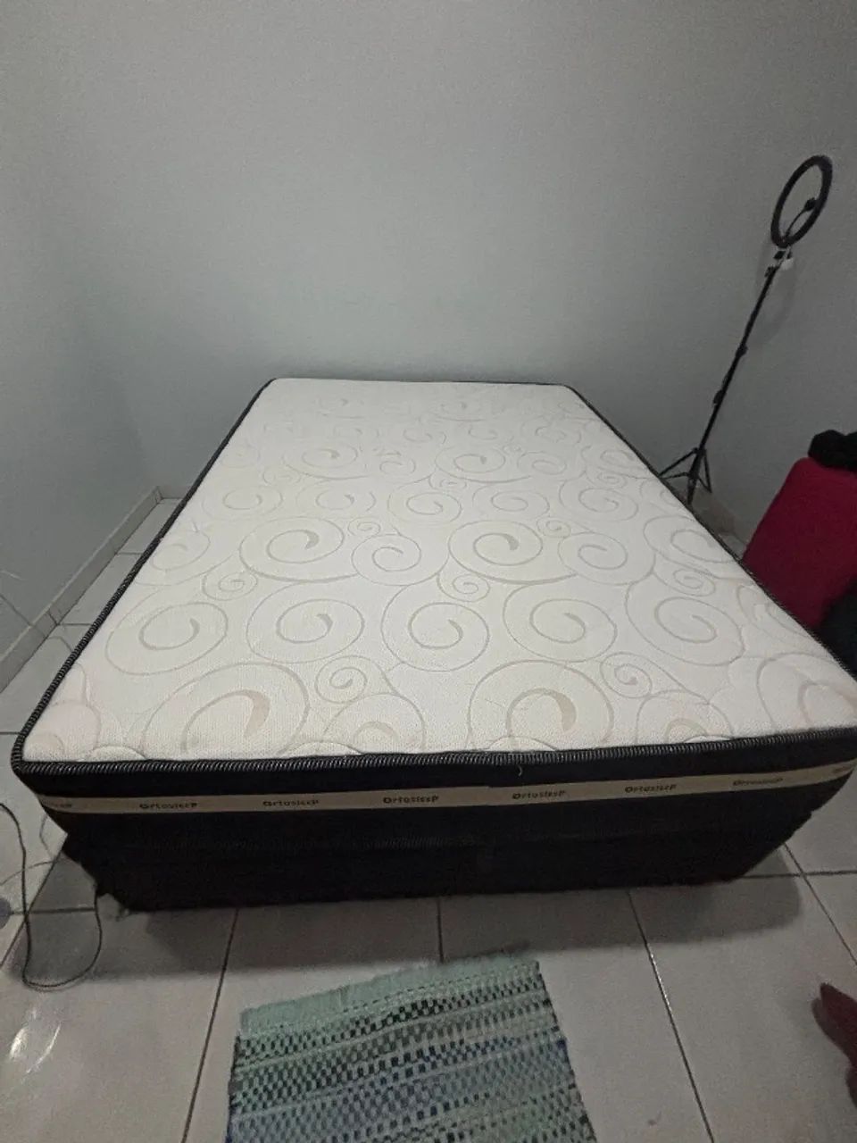 Cama casal com base baú 