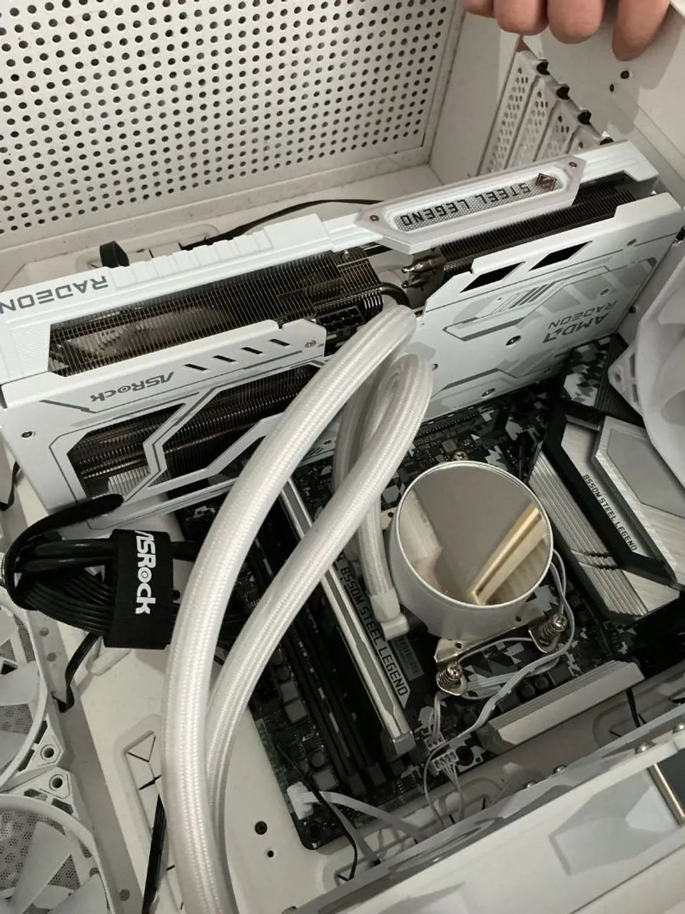 RX 9060 XT 8GB - Foto 3