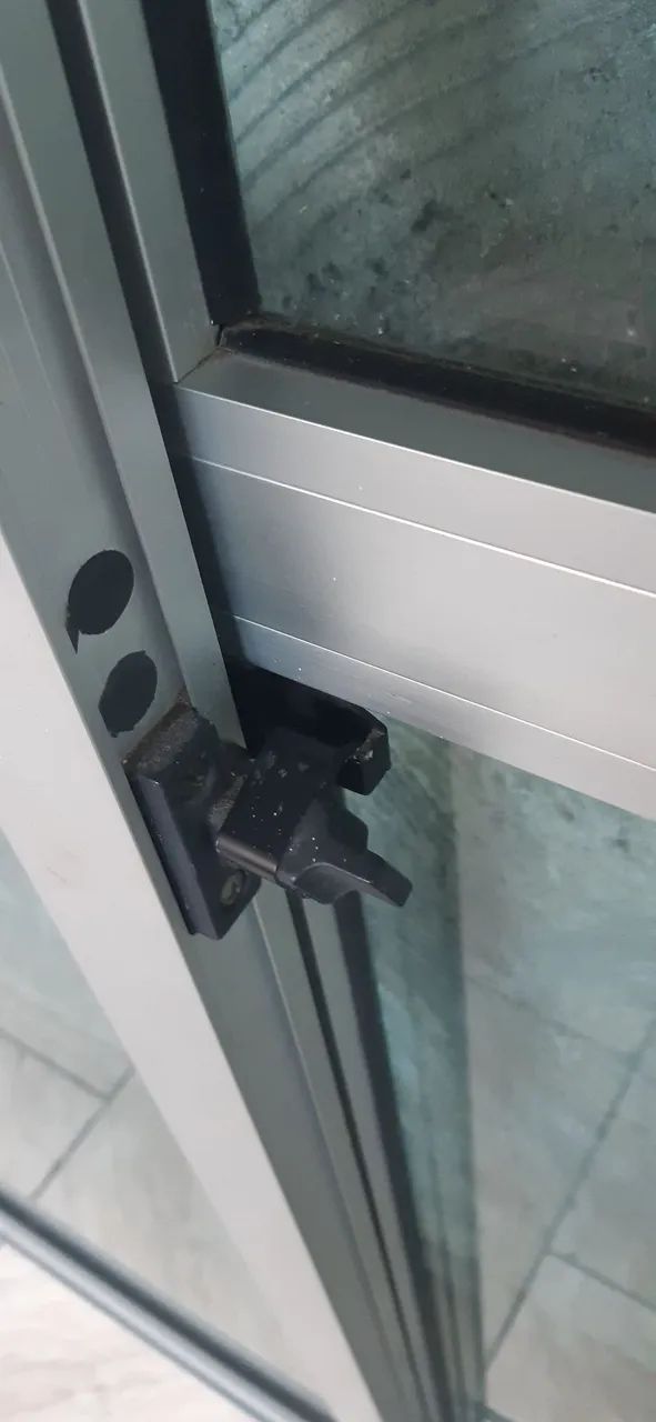 Porta vidro aluminio fechamento tamanho 1.37 de largura por 2.18 altura. - Foto 6