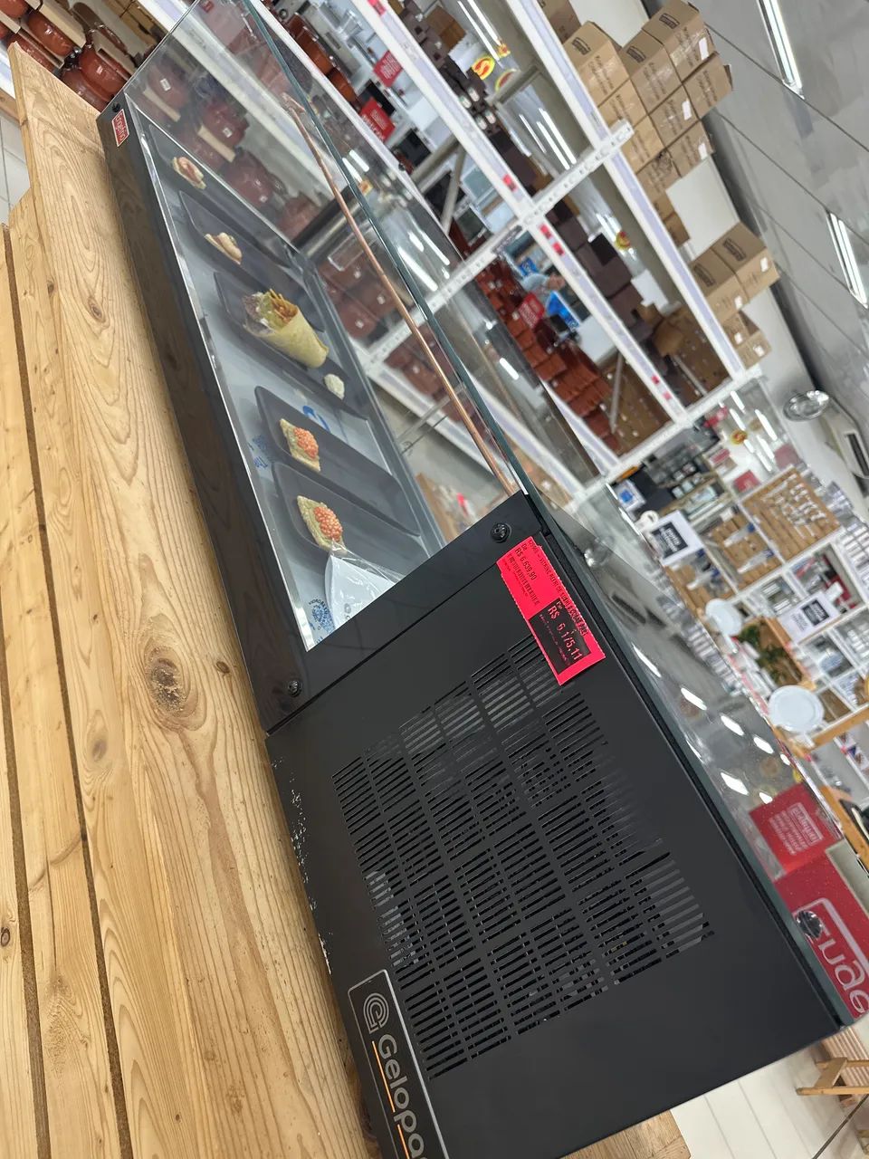 Vitrine refrigerada Gelopar 1,39cm R$6.176,00 - Foto 2