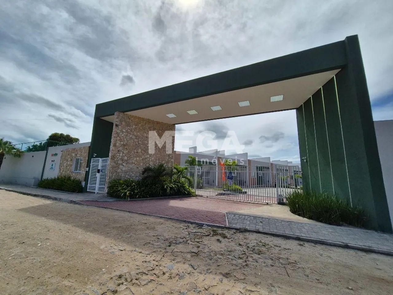 Casa com 2 suítes no bairro Camurupim em Caucaia, CE