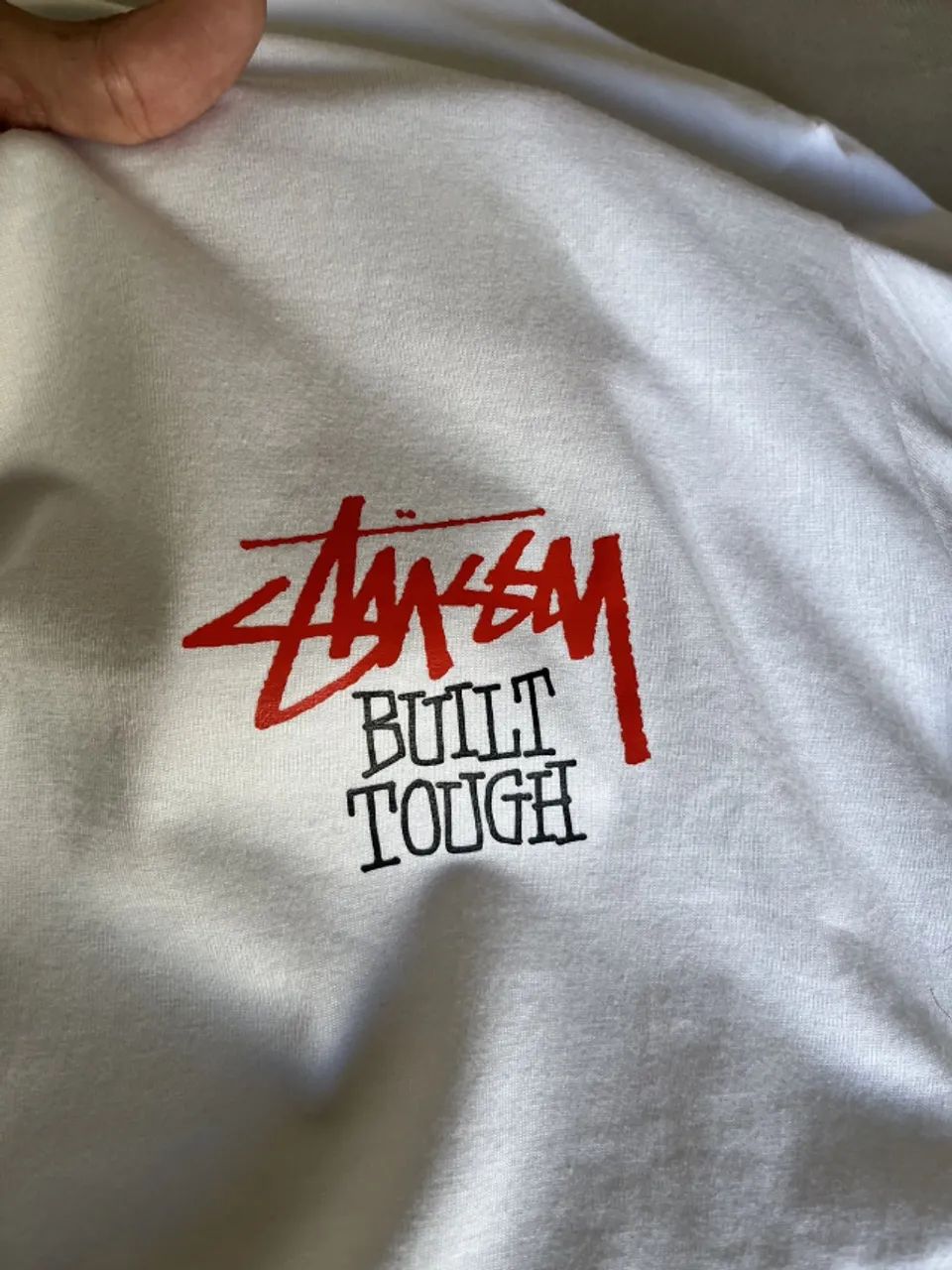 CAMISETA STÜSSY "BUILT TOUGH" - Foto 5