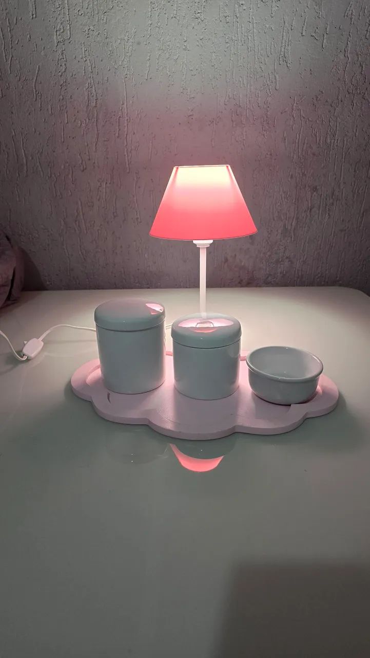 Kit higiene porcelana para bebê com abajur 