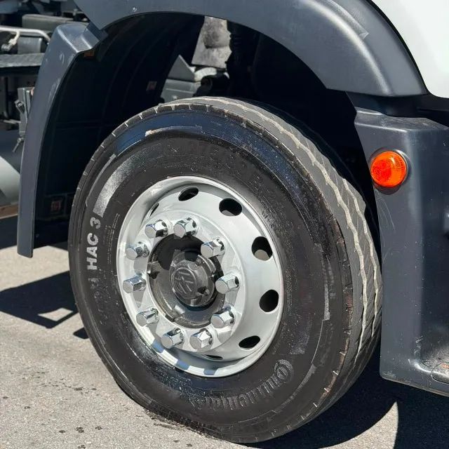VW 24.260 6x2 - 2023 | Munck TKA 45.700 - Foto 10