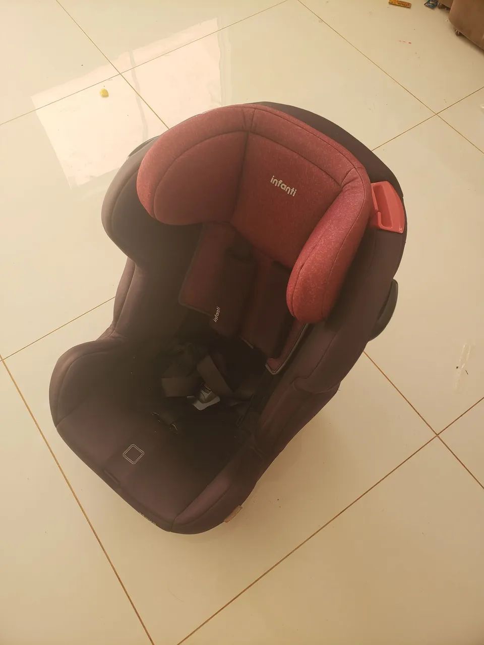 Cadeira crianca 25kg semi nova