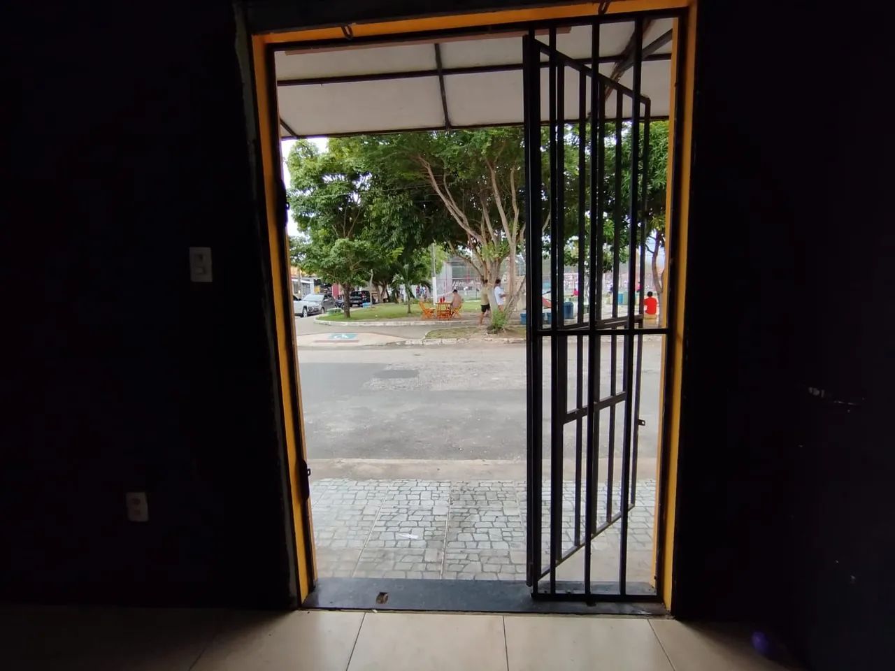 Aluga-se sala comercial no Bugio  - Foto 3
