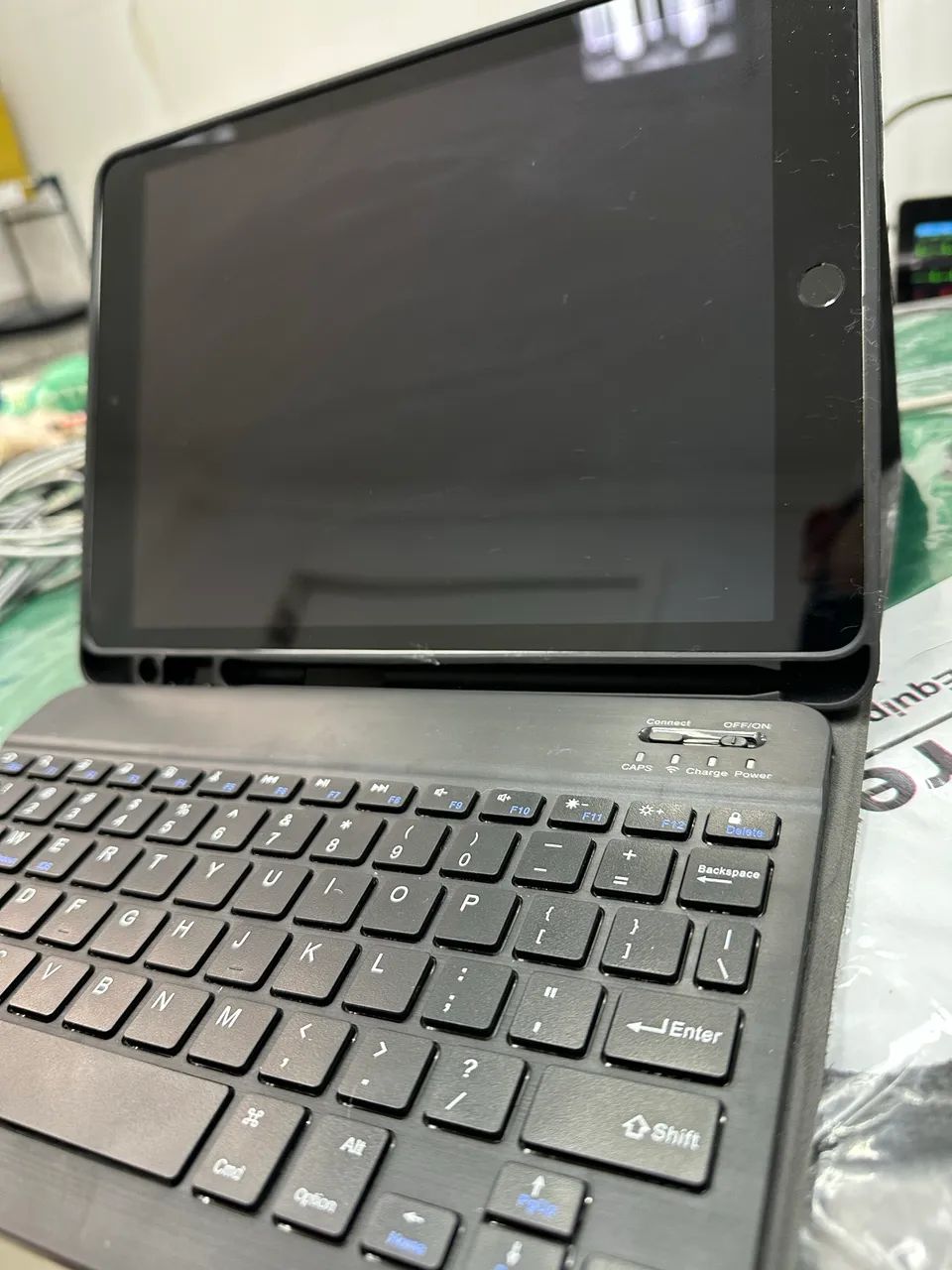 iPad 9 geração 64gb + capa com teclado 