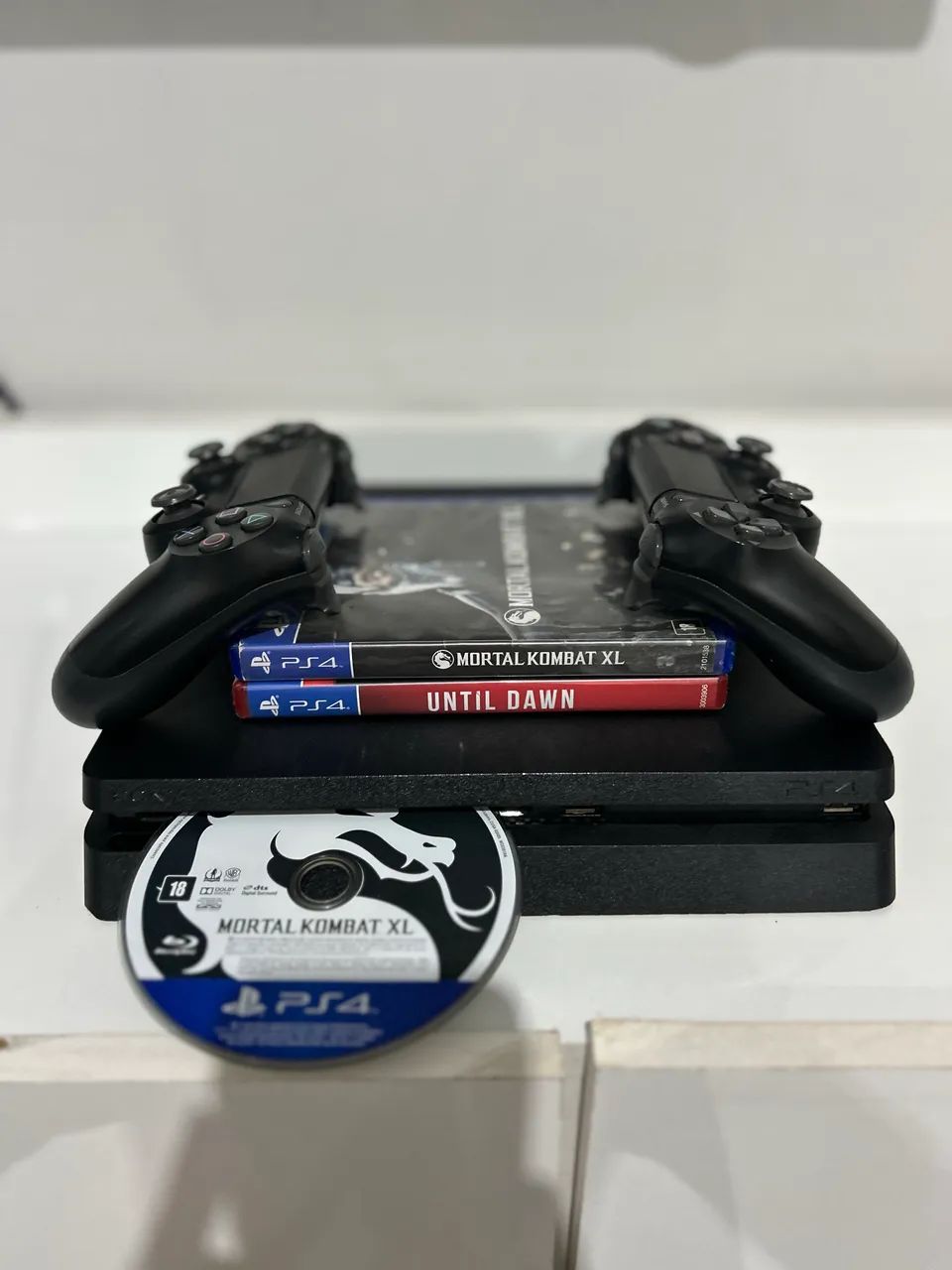 Ps4 slim 1TB + 2 controles - Foto 2