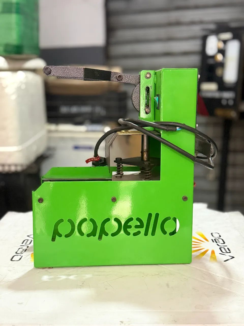 MÁQUINA SELADORA DE COPOS E POTES PAPELLO - 220V  - Foto 3