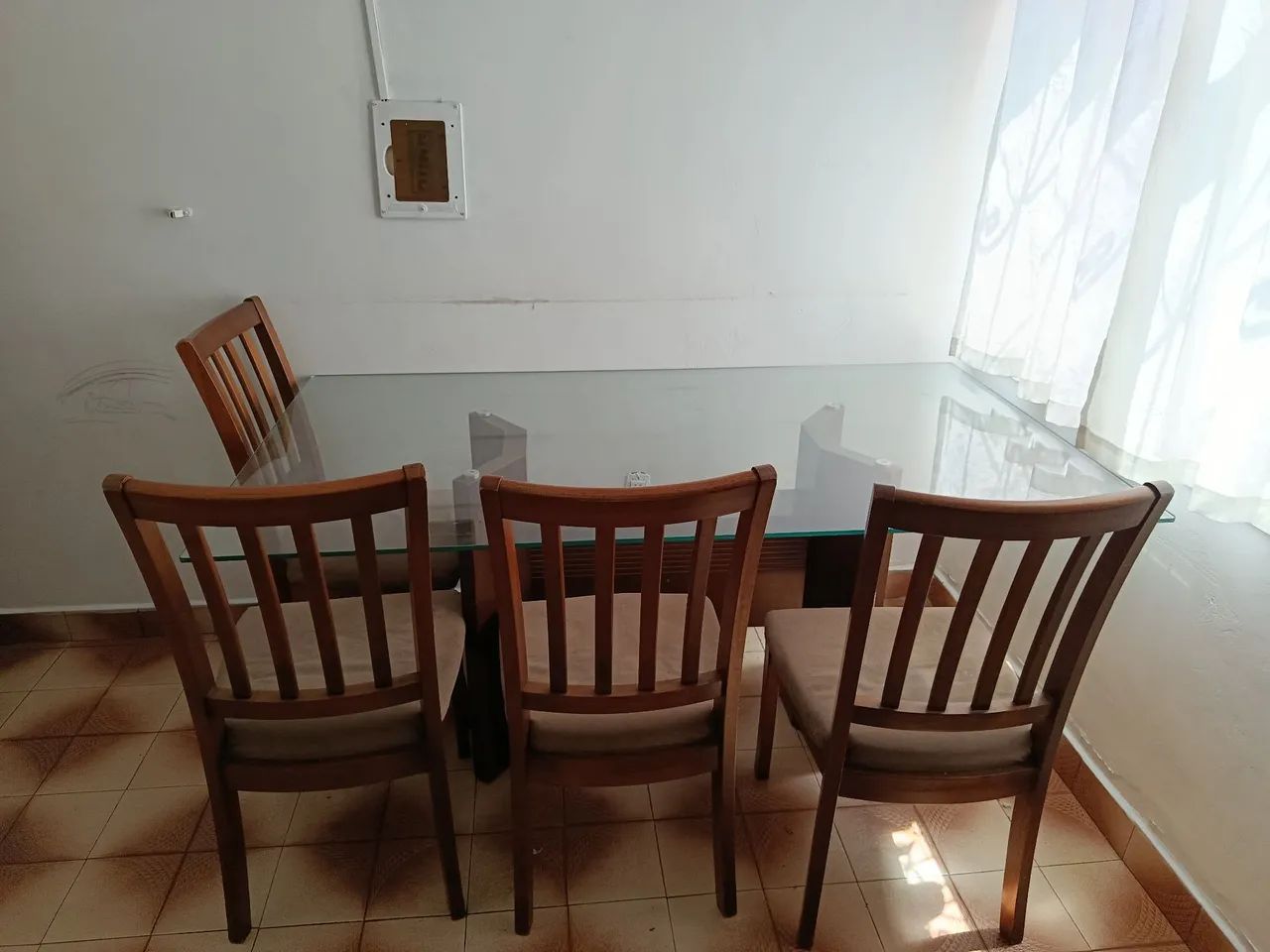 Vende-se mesa com tampa de vidro - Foto 2