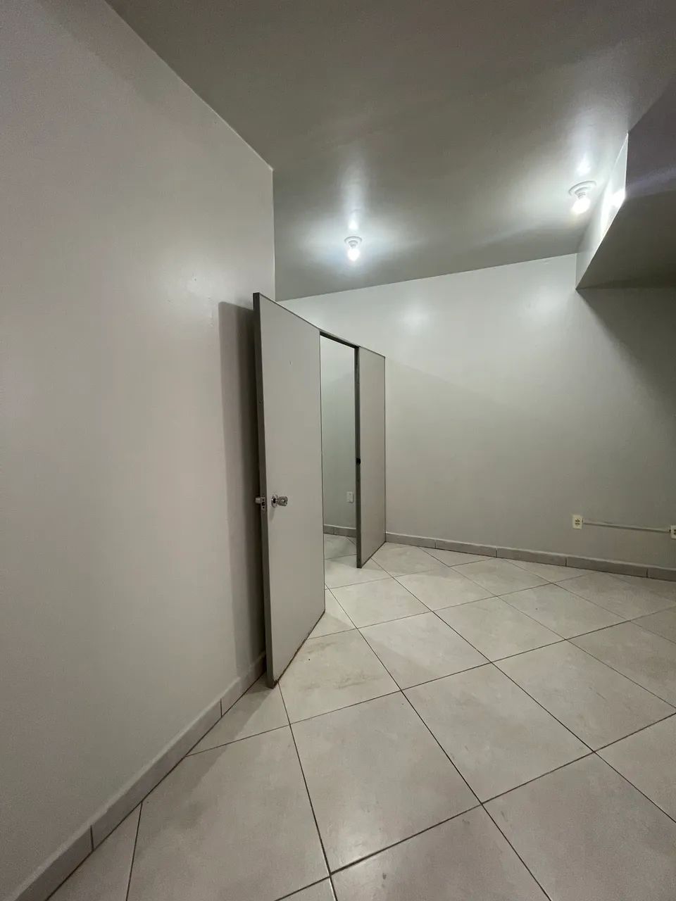 Alugo duas salas comerciais no centro.  - Foto 5