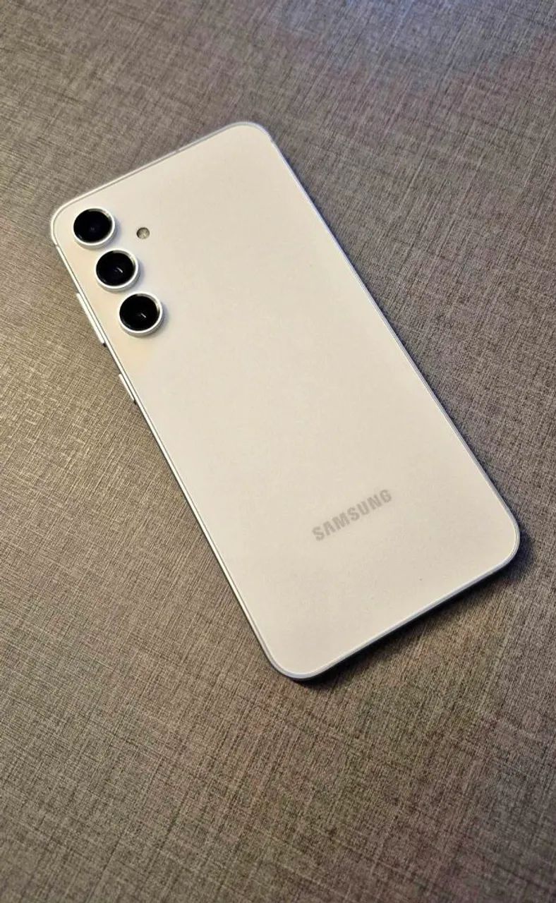 Samsung Galaxy S23 256Gb creme impecável 