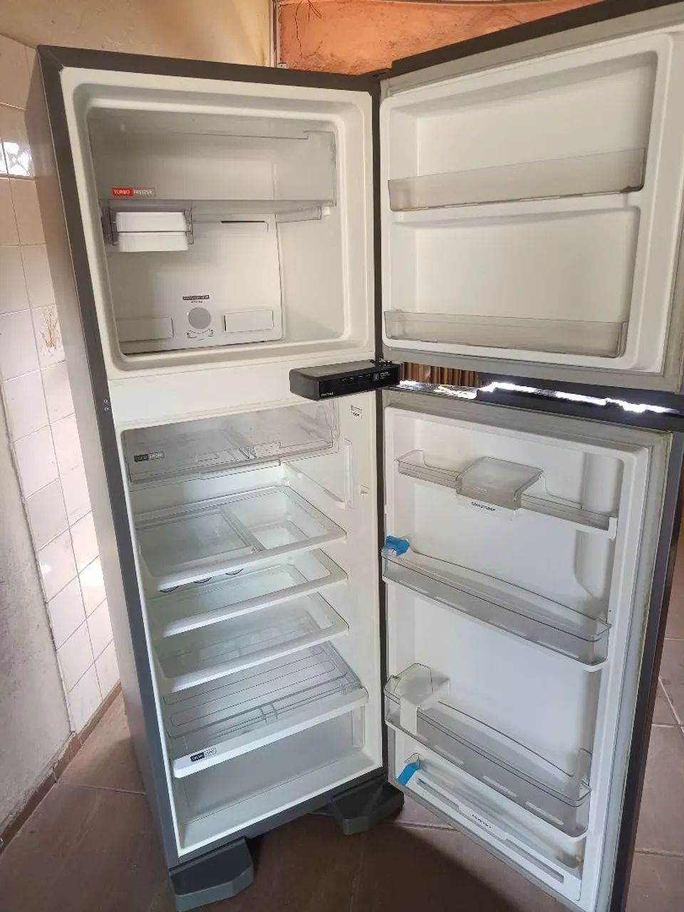 Geladeira semi nova 