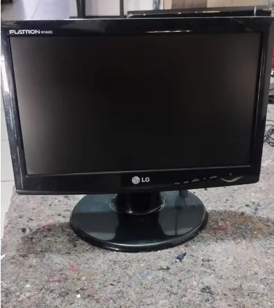 Monitor LG Led 16 polegadas entrada VGA - Foto 2