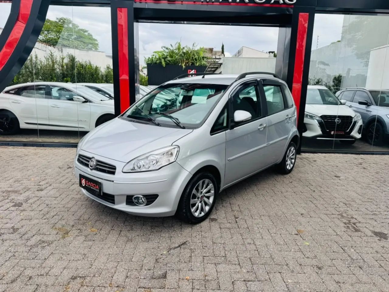 Fiat Idea Attractive 1.4 Fire Flex 8V 5P 2013 - Foto 2