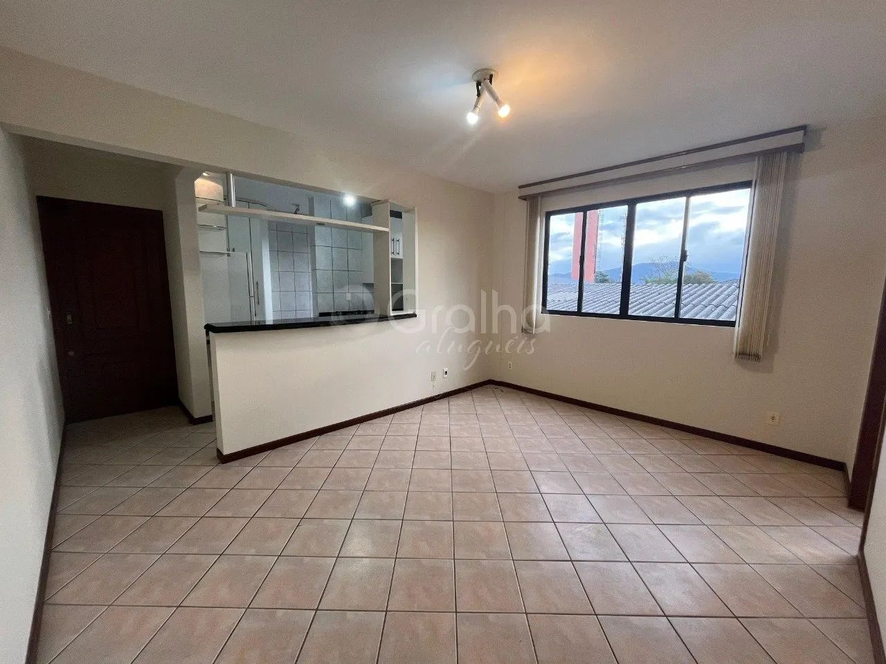 2 quartos, semi mobiliado na praia comprida - Foto 3