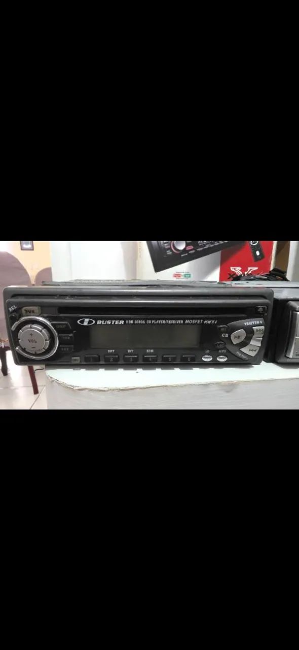 Vendo 3 aparelhos de som para carro completos.