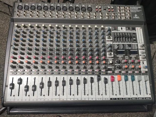 MESA DE SOM
