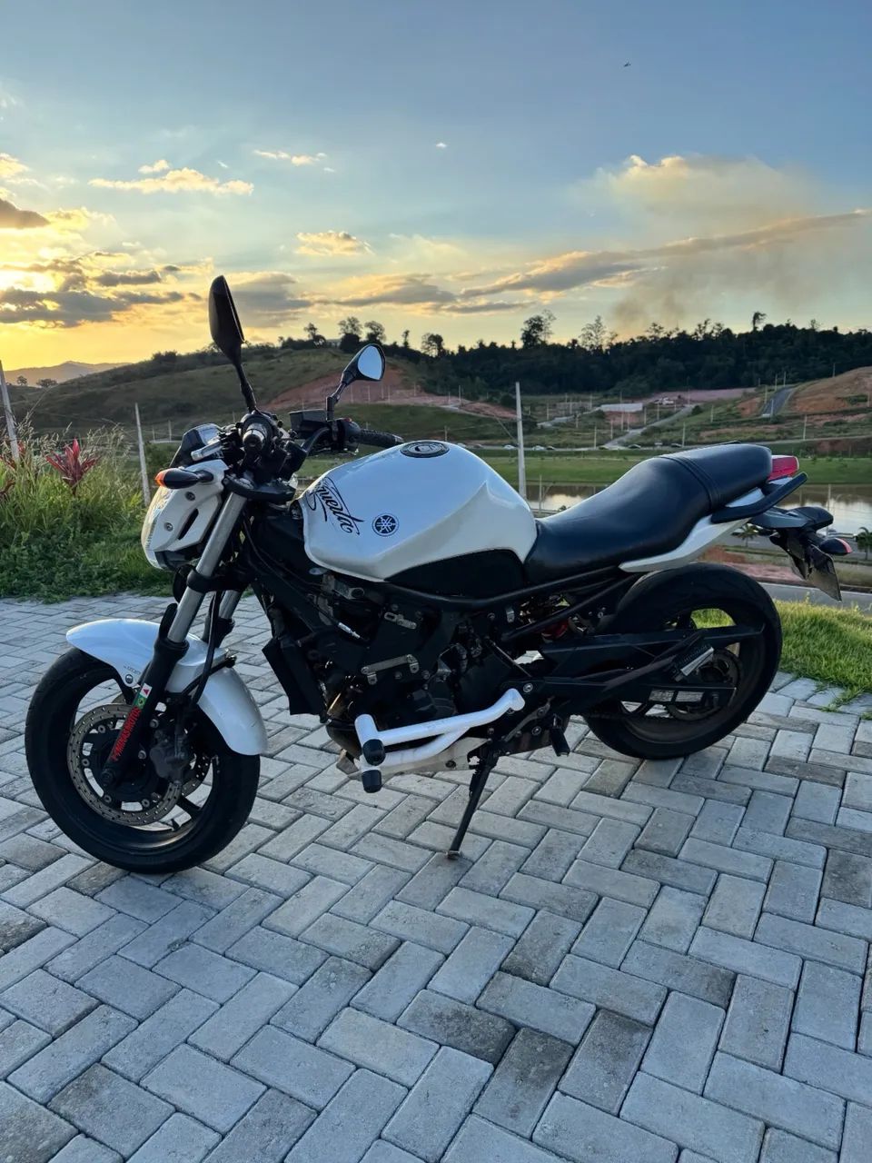 Yamaha XJ 6  - Foto 5