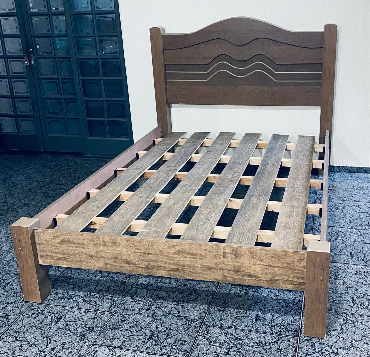 CAMA DE CASAL BEM CONSERVADA - Foto 3
