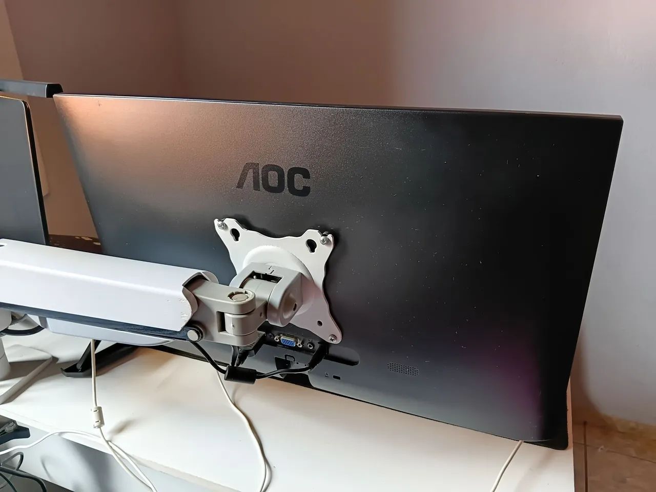 Monitor AOC 24 polegadas 75hz faço olx pay, com caixa e cabos - Foto 2