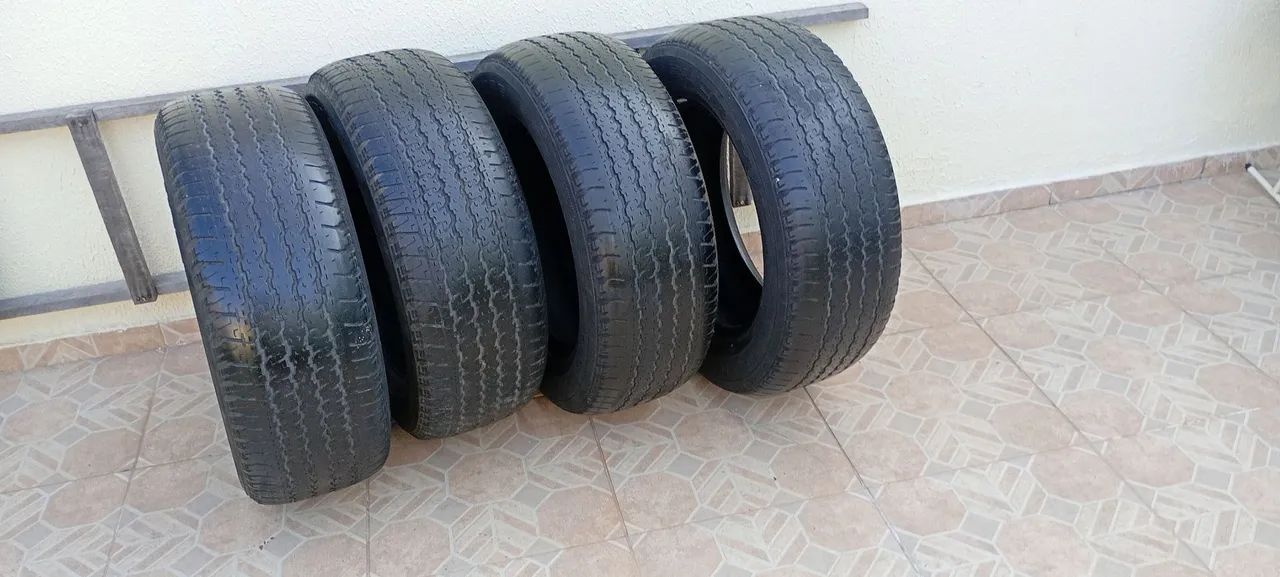 4 pneus 265/60R18 Bridgestone  - Foto 3