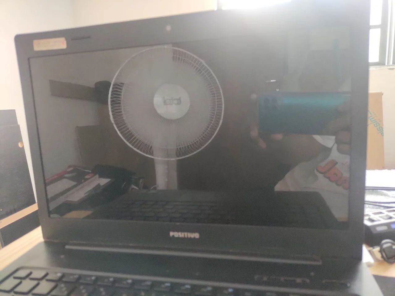 Notebook positivo potente com problemas no teclado levemente  - Foto 3
