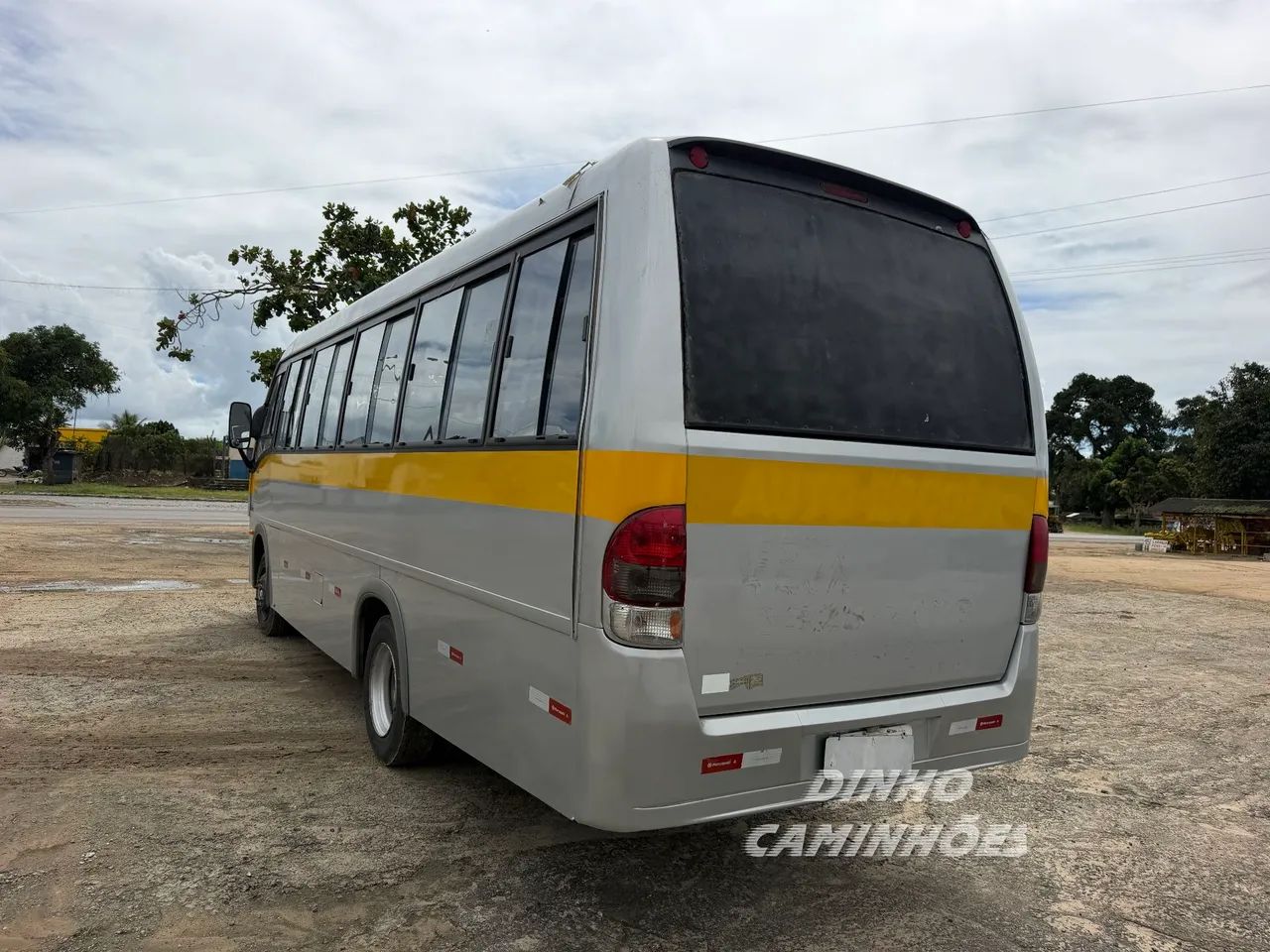 Microônibus Volare V8 2012 - Foto 4