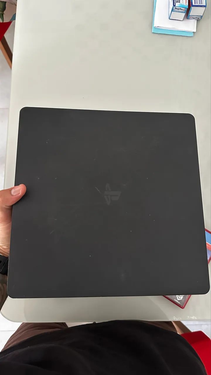 Ps4 slim + 11 jogos (mídia física e digital)