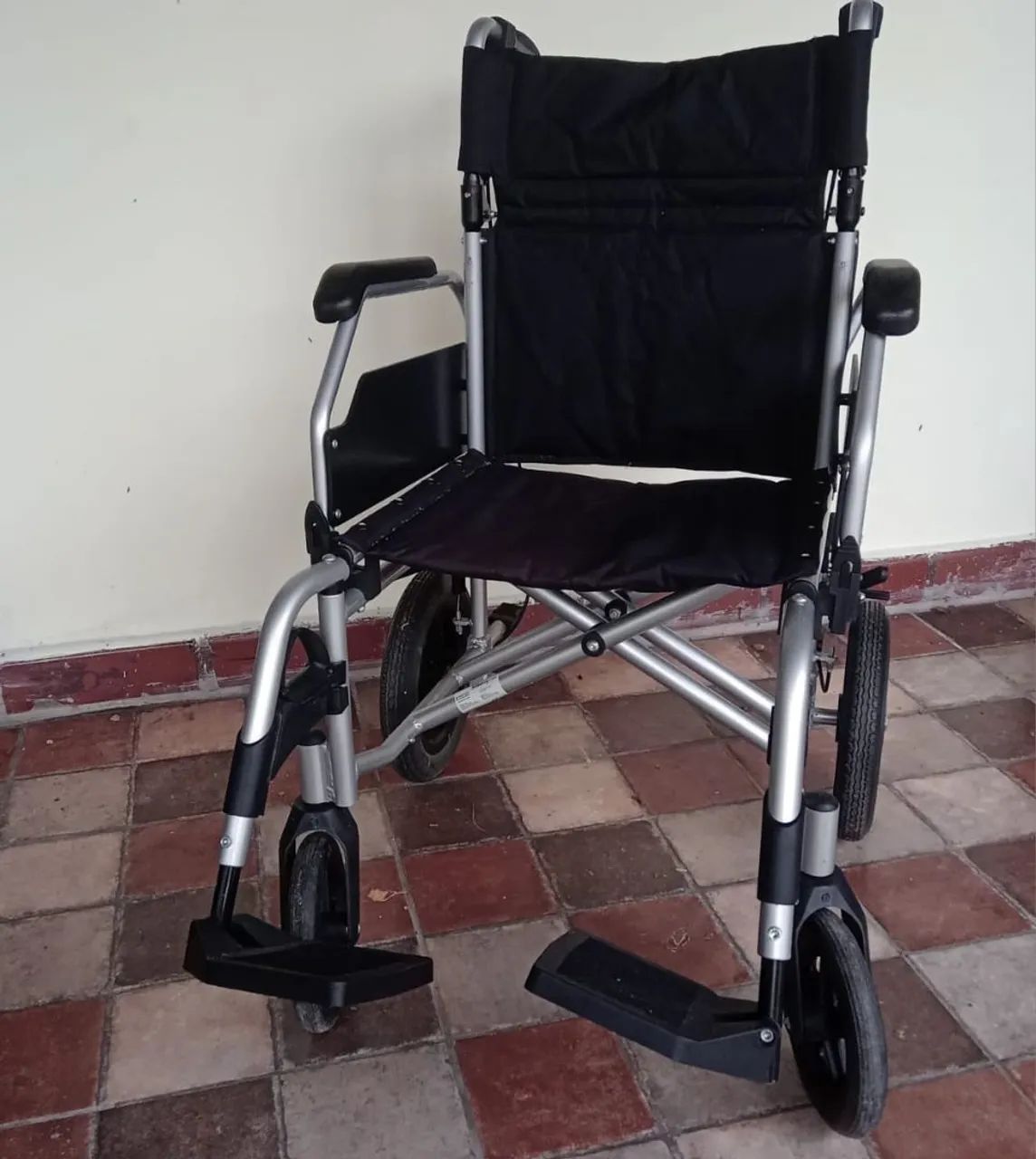 Cadeira de rodas importada