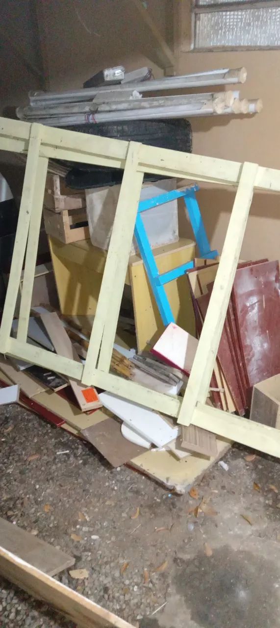 Doacao madeiras de moveis