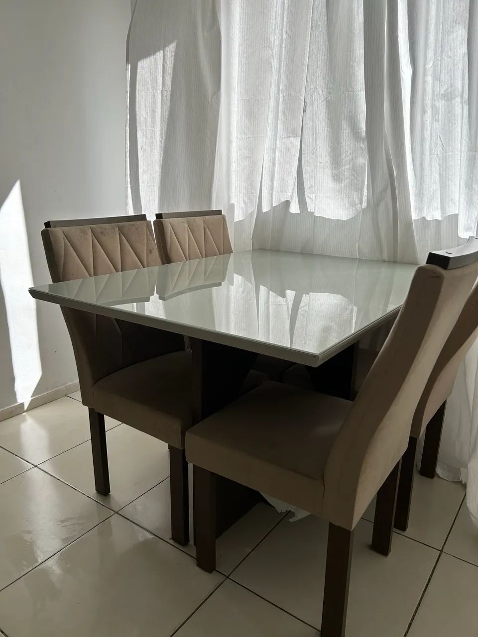 Mesa 4 cadeiras 