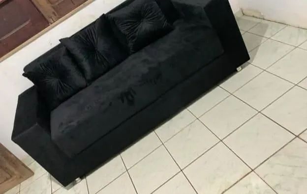Sofá 3 Lugares, Simples com 3 almofadas!