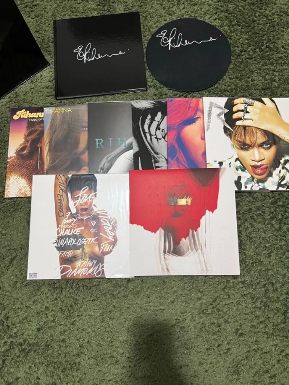 Rihanna - The Vinyl Collection - Boxset Completo (IMPECÁVEL) - CDs