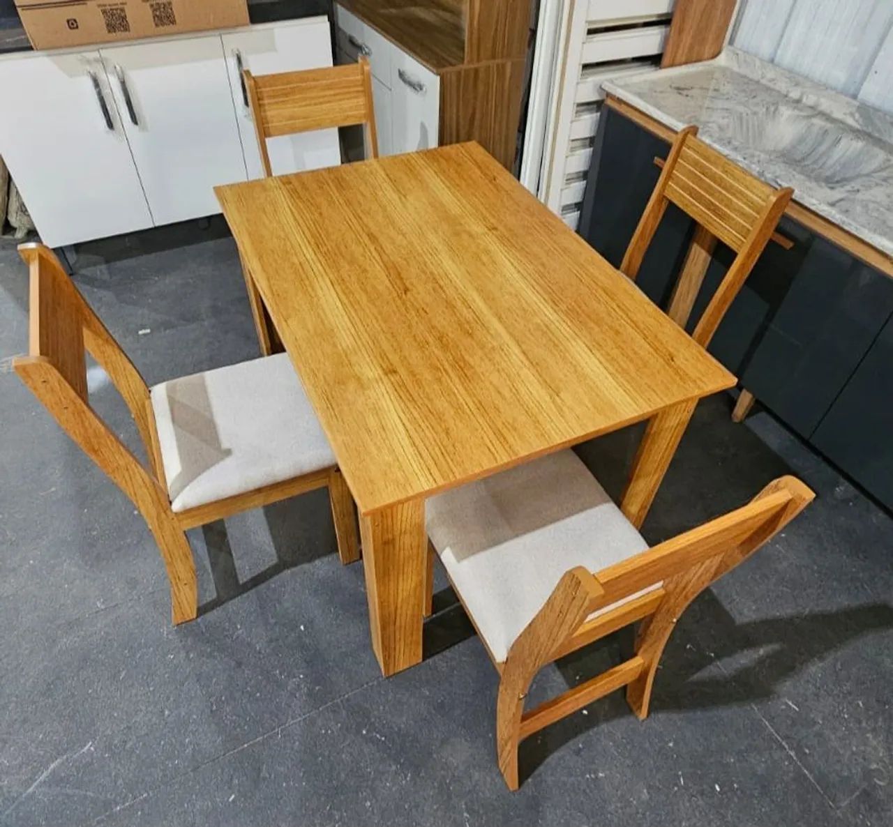 MESA 4 CADEIRAS - NOVA / ENTREGAMOS MONTADO  - Foto 4