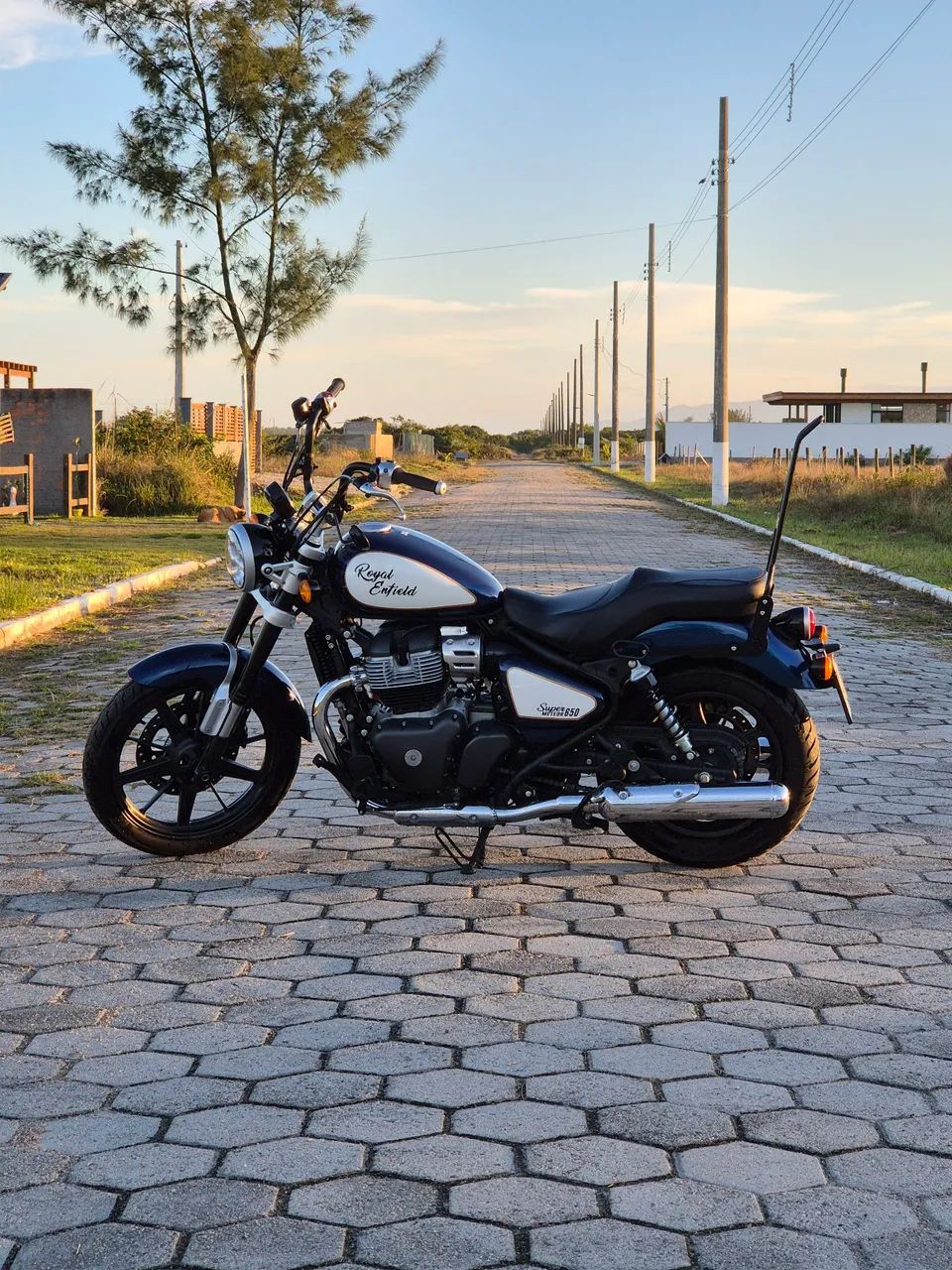 Super Meteor 650 - a mais completa 