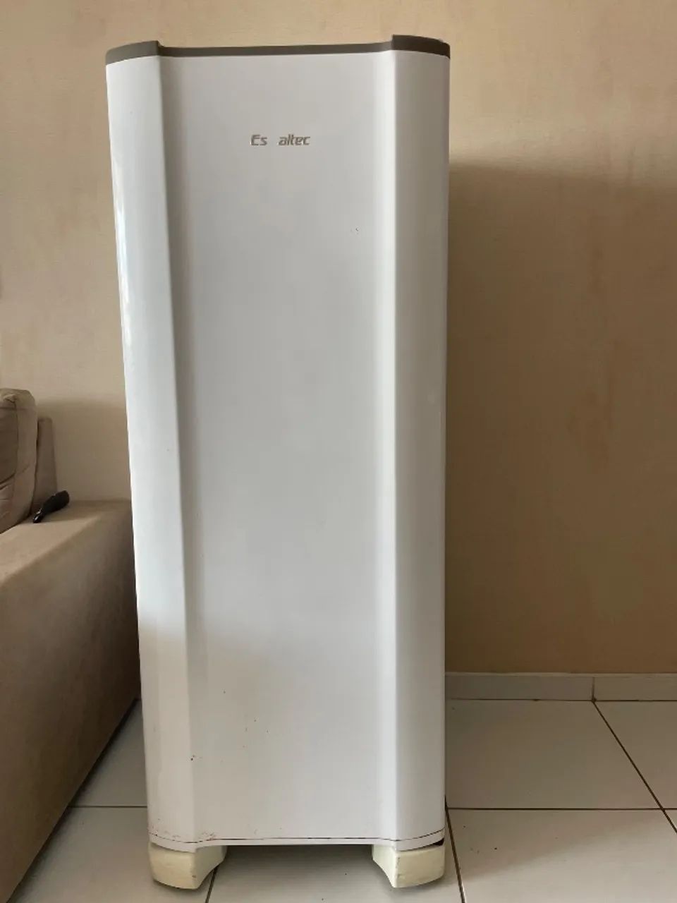 VENDO GELADEIRA ESMALTEC ROC31