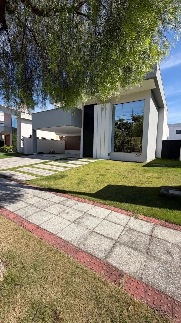 Excelente casa Linear com 4 quartos, 1 suíte, 3 closets, armários e lazer em Jacuhy - Serr