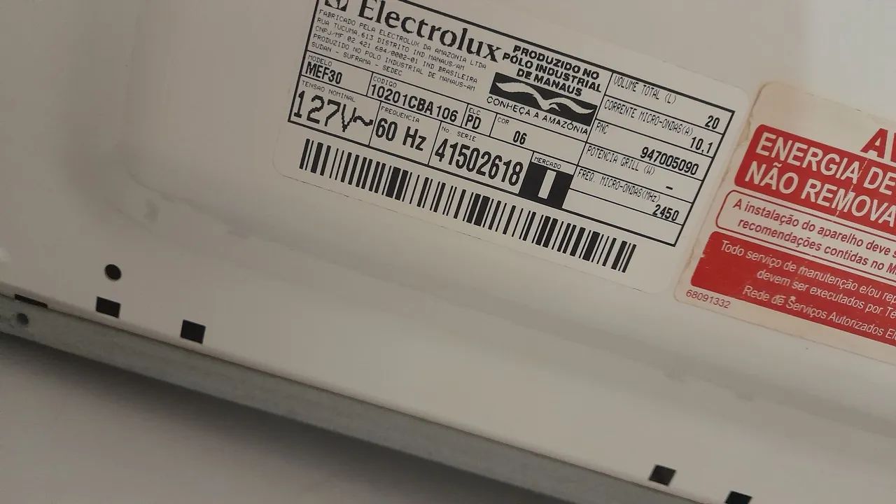 Forno micro-ondas Electrolux perfeito funcionando - Foto 3