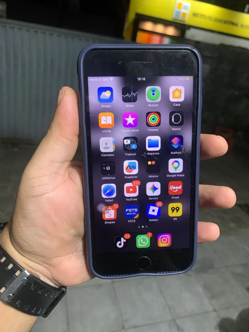 iPhone 8 Plus black 64gb confira  - Foto 2