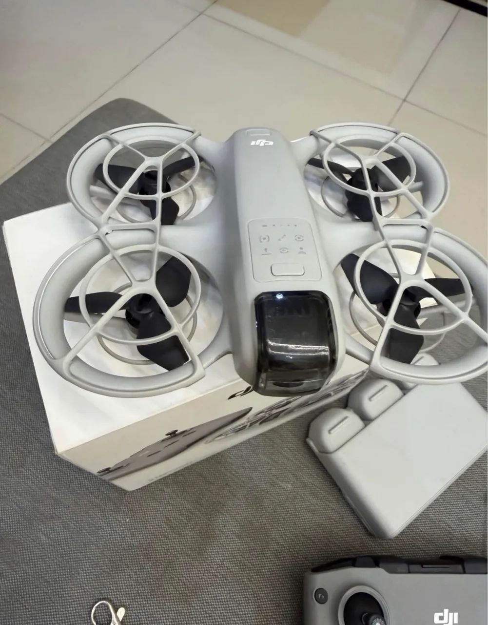 Drone DJI NEO - Fly More Combo - Foto 2