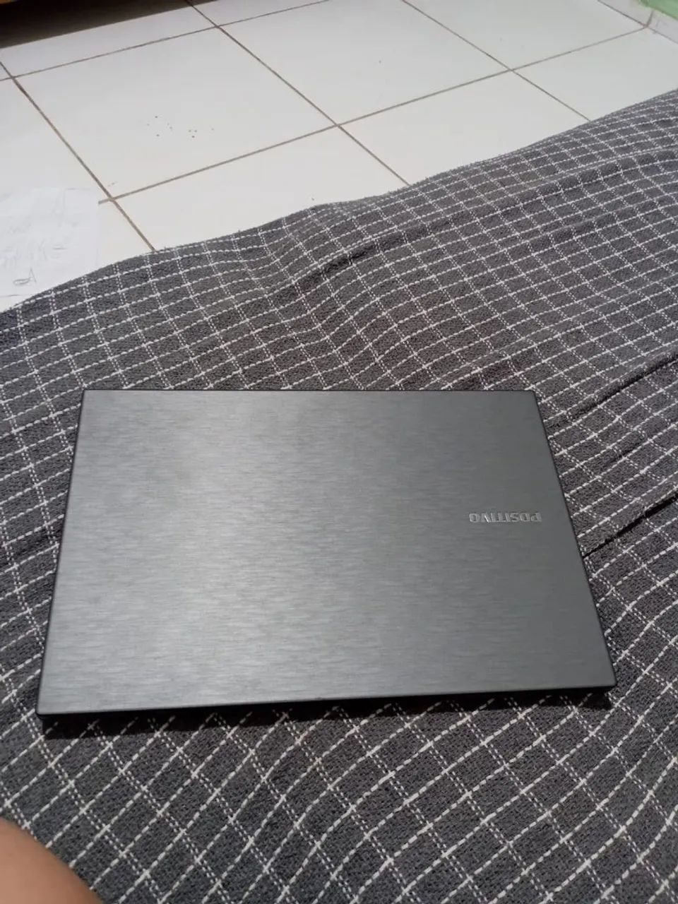 Notebook semi novo na caixa. 2 anos de garantia 