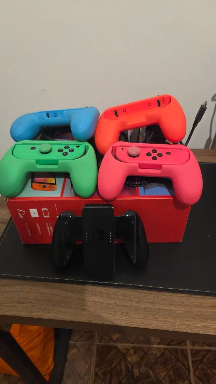 Nintendo Switch OLED + SD 256gb + acessorios - Foto 4