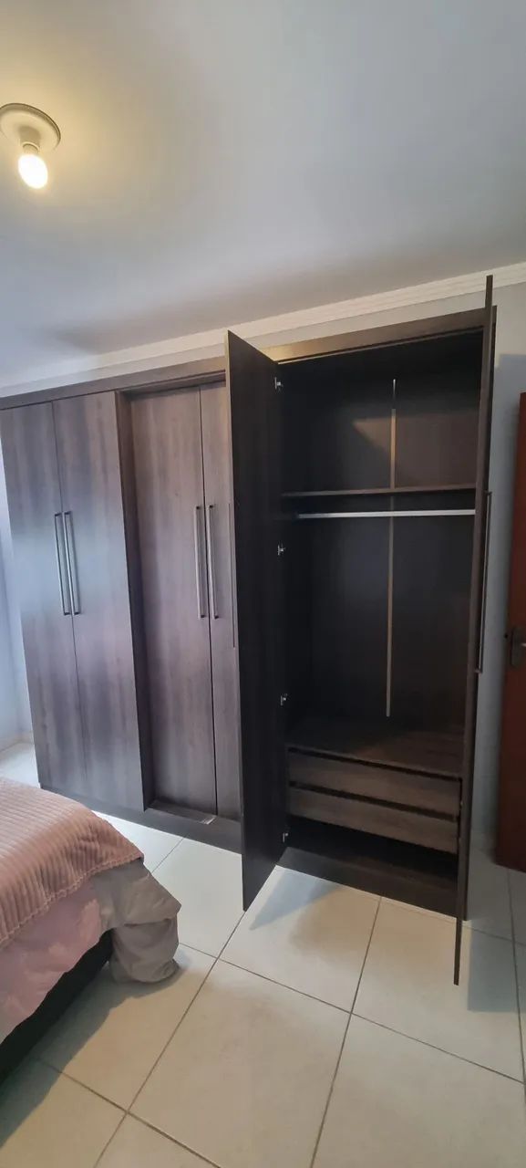 Guarda roupa 6 portas