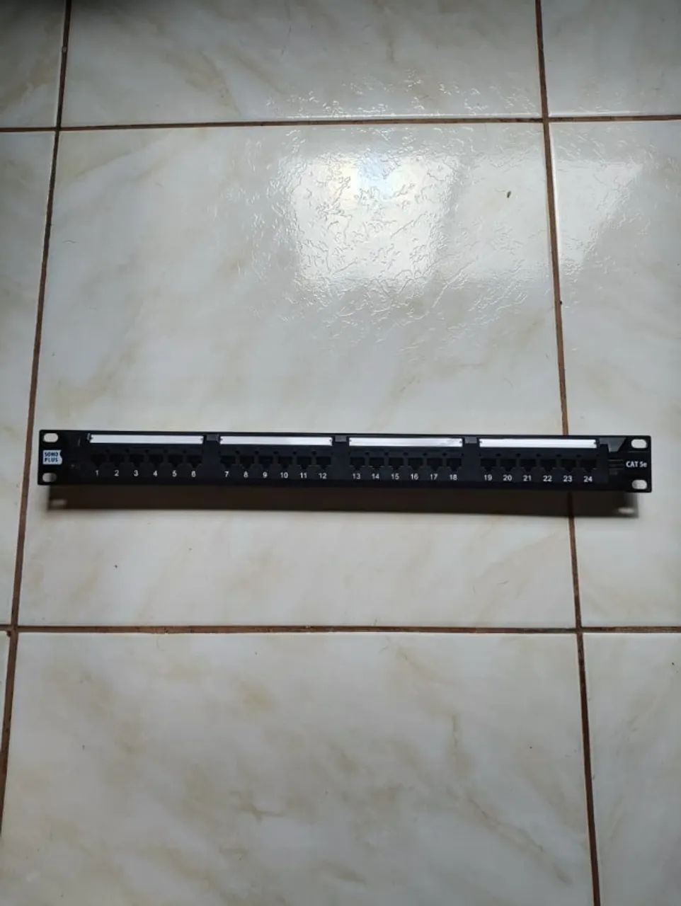 Patch Panel de 24 Portas CAT5e (19" 1U para rack de rede)