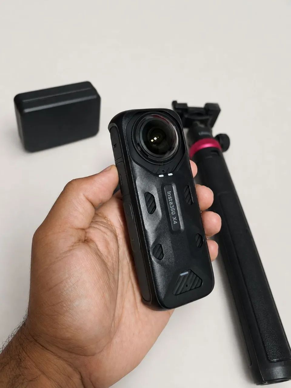 Camera Insta360 X4 Em estado de nova - Foto 2