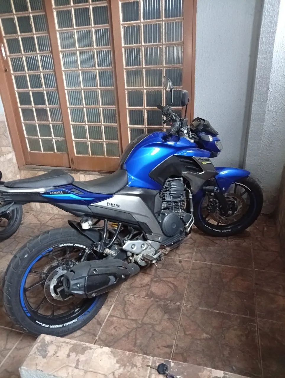 Vendo ou troco MT 03 com volta.