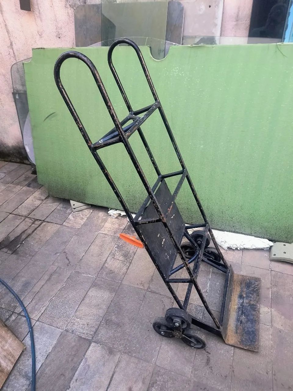 Carrinho de carga para subir escadas 