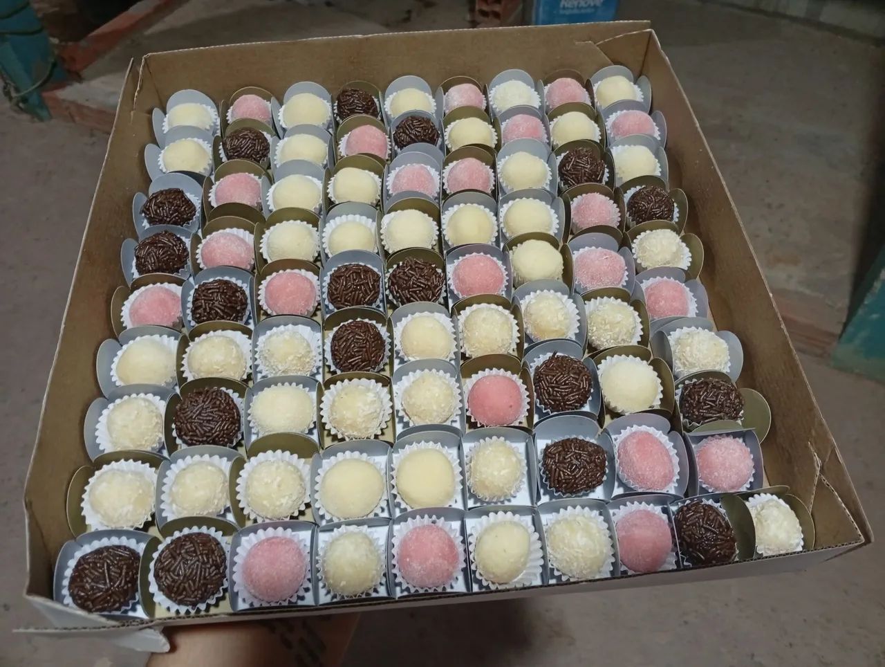 Kit festas,cento de docinhos e salgados  - Foto 2