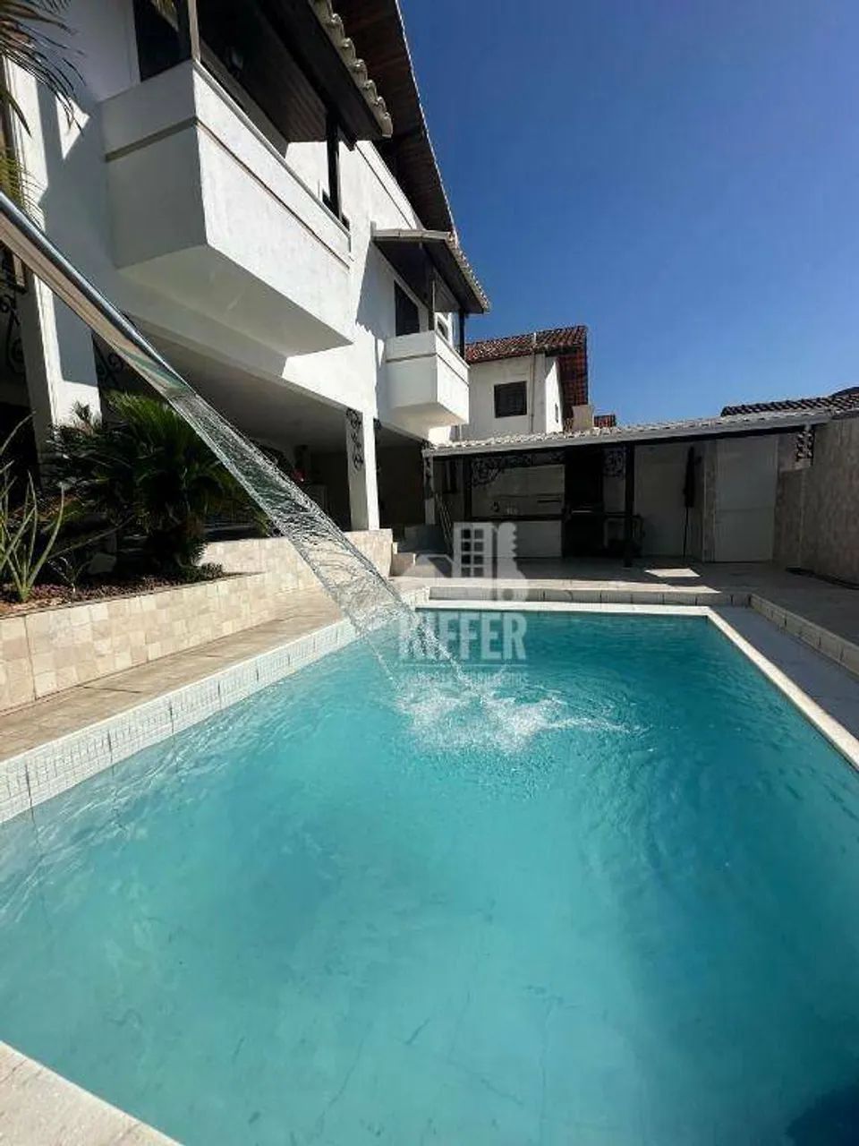 Casa com 3 Quartos e Suíte com Varanda em Pendotiba para alugar
